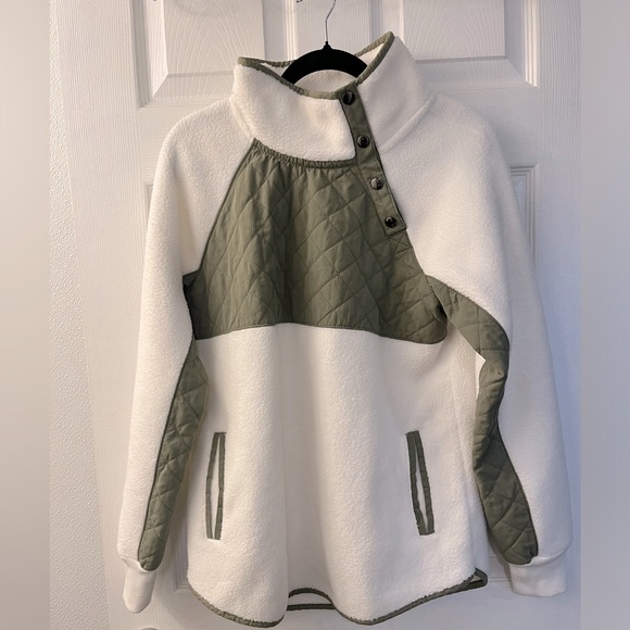 Abercrombie & Fitch Sweaters - Abercrombie and Fitch, olive green & white snap pullover w/pockets Size M